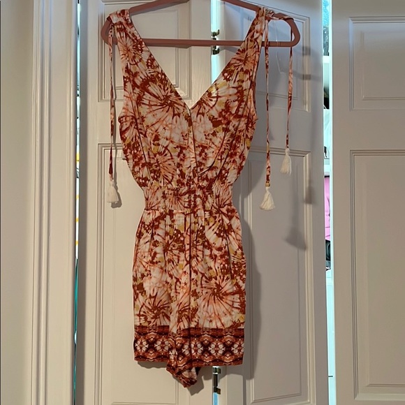 Patterned Romper - Picture 1 of 2